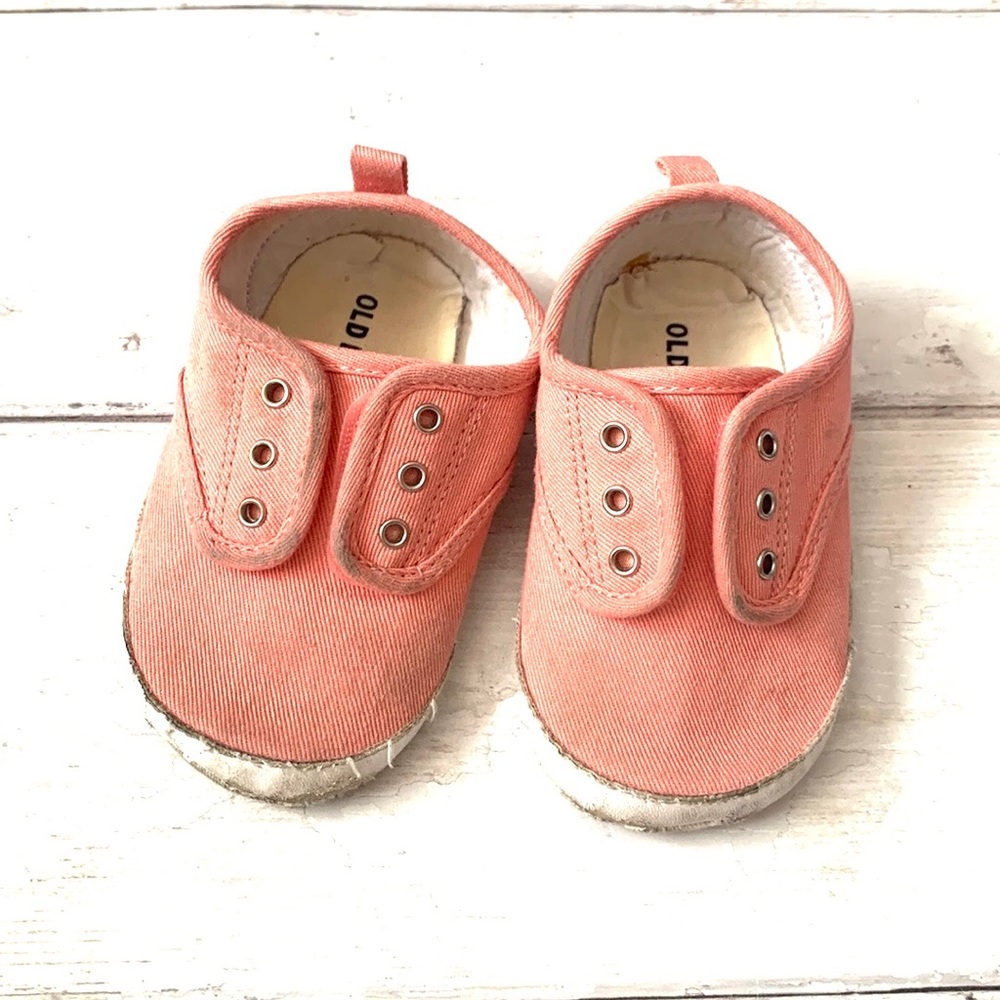 Old Navy 18-24m Baby Girl Pink Shoes Slip On Baby Toddler Soft Sole Sneakers
